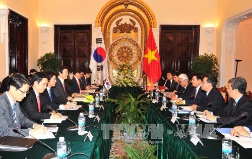 Vietnam, South Korea to bring strategic cooperative partnership to new height  - ảnh 1